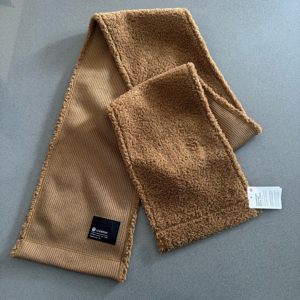 Lululemon Snap Scarf